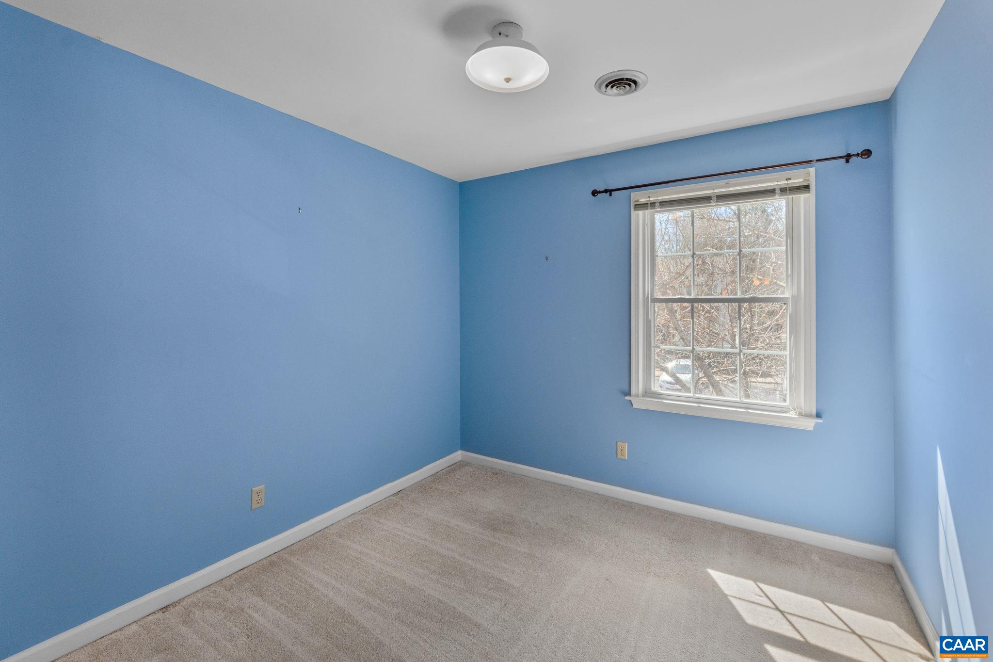 940 HUNTWOOD LN, CHARLOTTESVILLE, Virginia 22901, 3 Bedrooms Bedrooms, ,2 BathroomsBathrooms,Residential,940 HUNTWOOD LN,674683 MLS # 674683