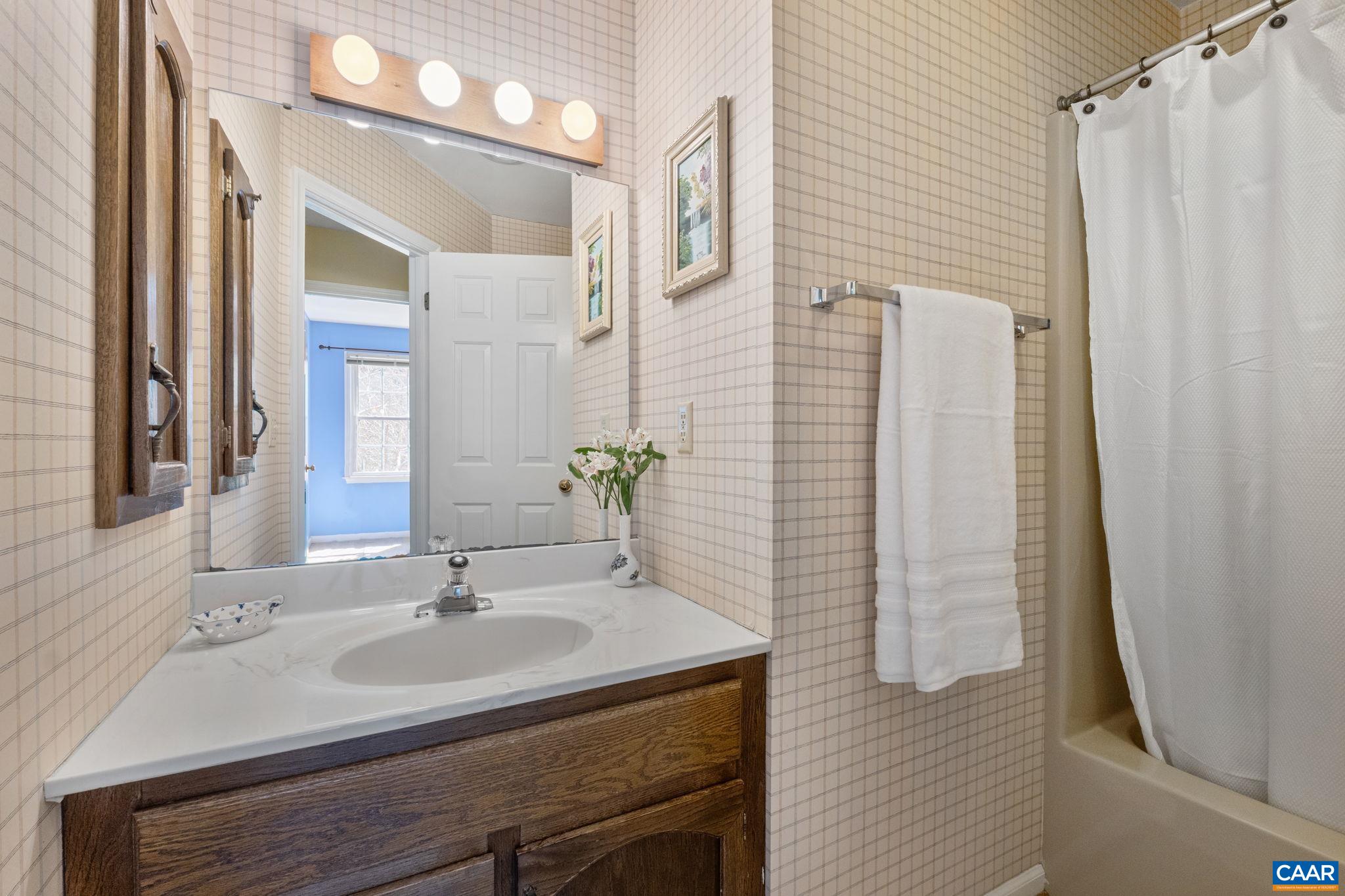 940 HUNTWOOD LN, CHARLOTTESVILLE, Virginia 22901, 3 Bedrooms Bedrooms, ,2 BathroomsBathrooms,Residential,940 HUNTWOOD LN,674683 MLS # 674683