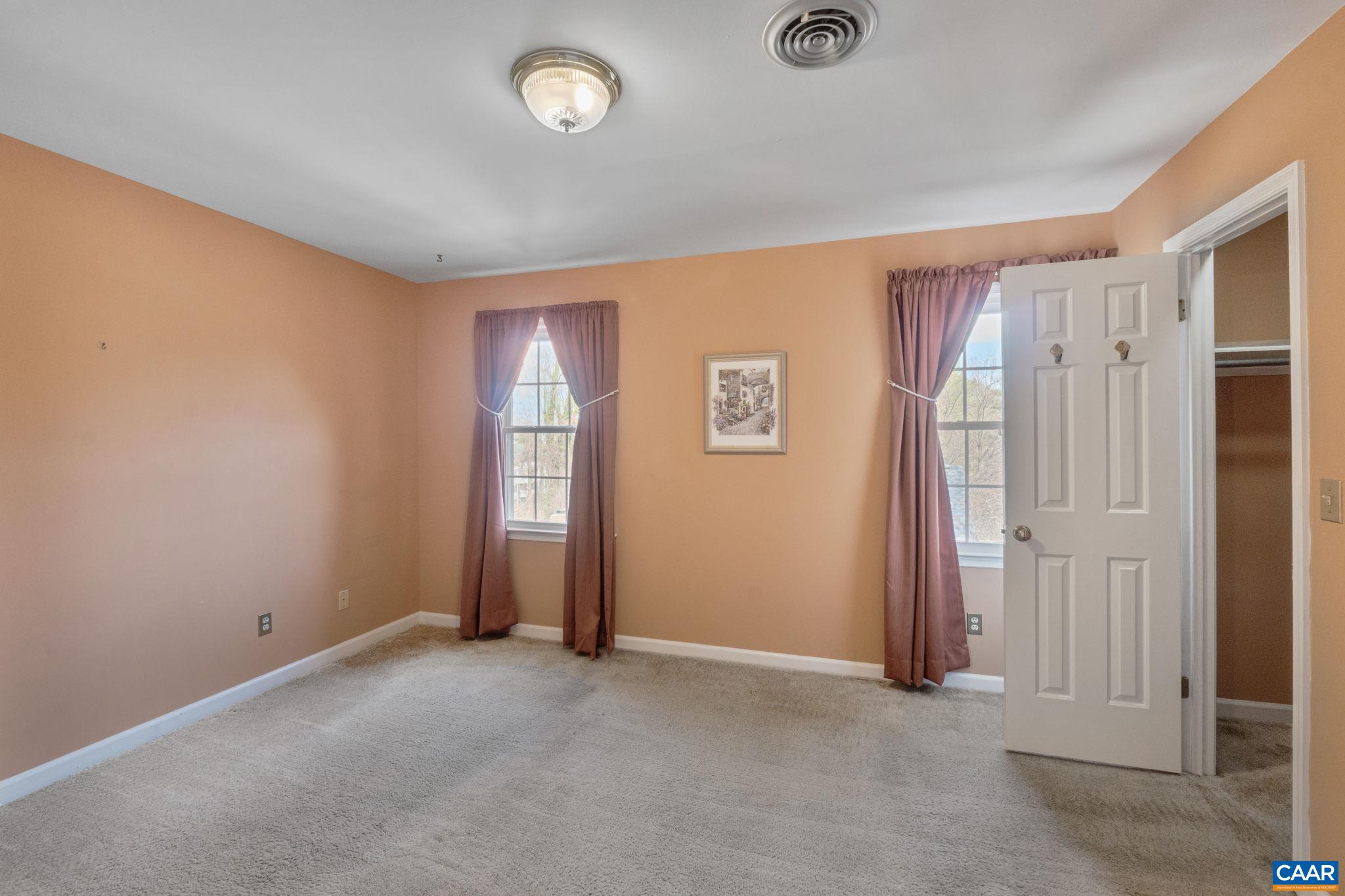 940 HUNTWOOD LN, CHARLOTTESVILLE, Virginia 22901, 3 Bedrooms Bedrooms, ,2 BathroomsBathrooms,Residential,940 HUNTWOOD LN,674683 MLS # 674683