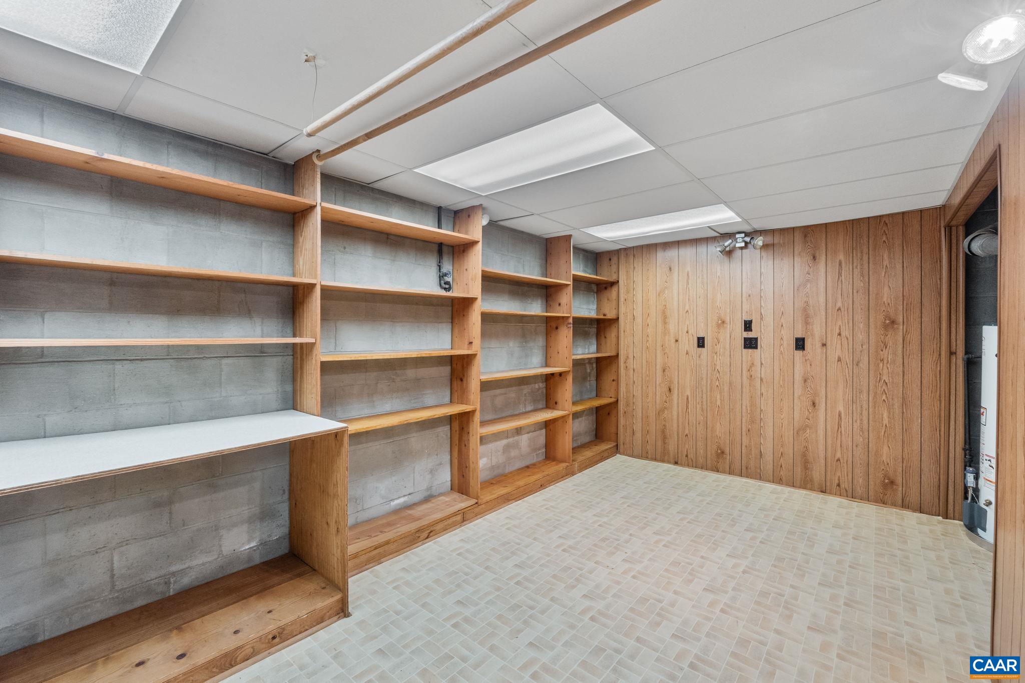 940 HUNTWOOD LN, CHARLOTTESVILLE, Virginia 22901, 3 Bedrooms Bedrooms, ,2 BathroomsBathrooms,Residential,940 HUNTWOOD LN,674683 MLS # 674683