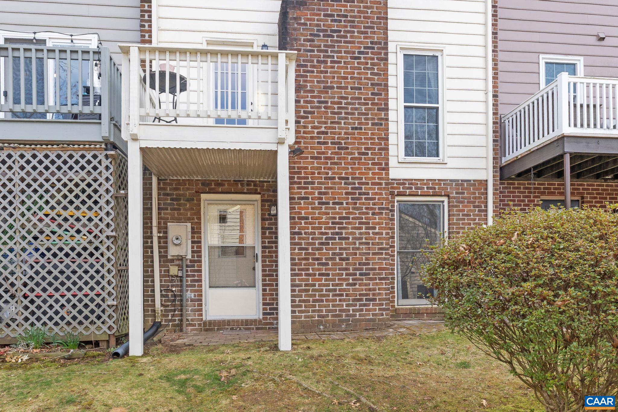 940 HUNTWOOD LN, CHARLOTTESVILLE, Virginia 22901, 3 Bedrooms Bedrooms, ,2 BathroomsBathrooms,Residential,940 HUNTWOOD LN,674683 MLS # 674683