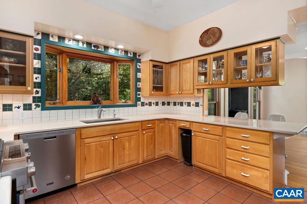 5864 WYANT LN, CHARLOTTESVILLE, Virginia 22903, 5 Bedrooms Bedrooms, ,4 BathroomsBathrooms,Residential,ROOSTER HILL,5864 WYANT LN,674690 MLS # 674690