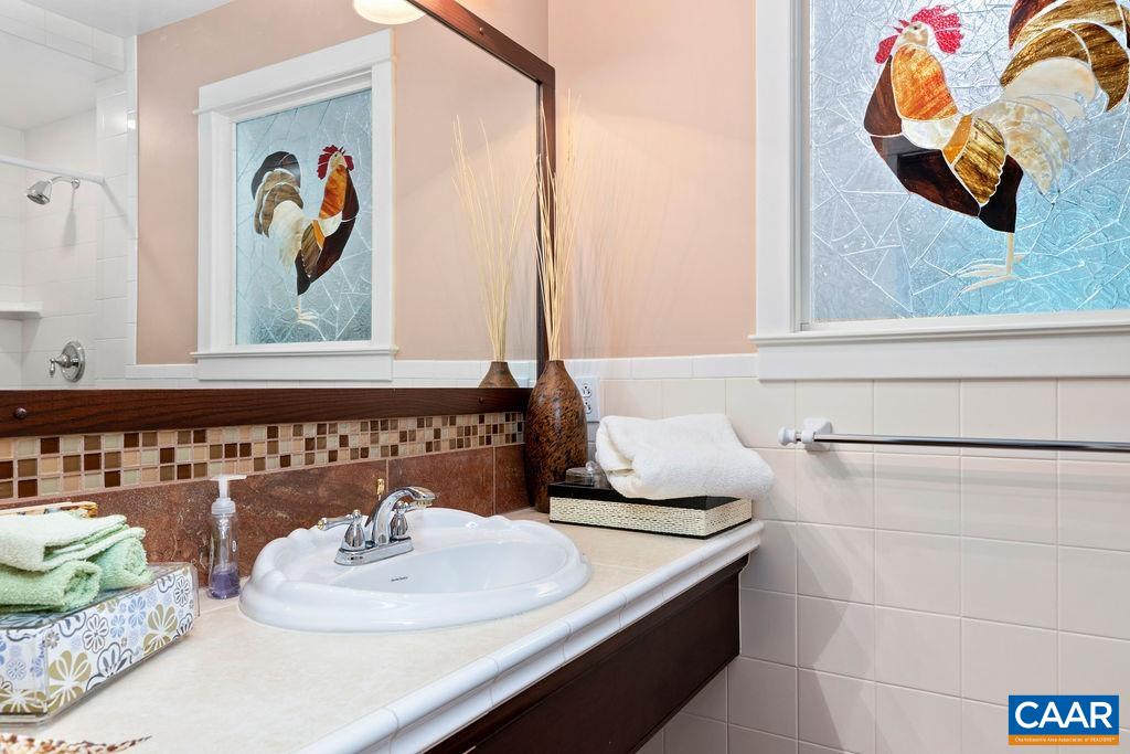 5864 WYANT LN, CHARLOTTESVILLE, Virginia 22903, 5 Bedrooms Bedrooms, ,4 BathroomsBathrooms,Residential,ROOSTER HILL,5864 WYANT LN,674690 MLS # 674690