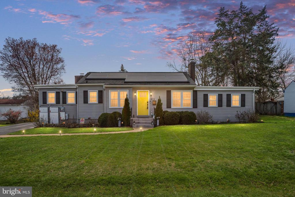 216 LORRAINE AVE, FREDERICKSBURG, Virginia 22408, 3 Bedrooms Bedrooms, ,2 BathroomsBathrooms,Residential,216 LORRAINE AVE,VASP2040138 MLS # VASP2040138