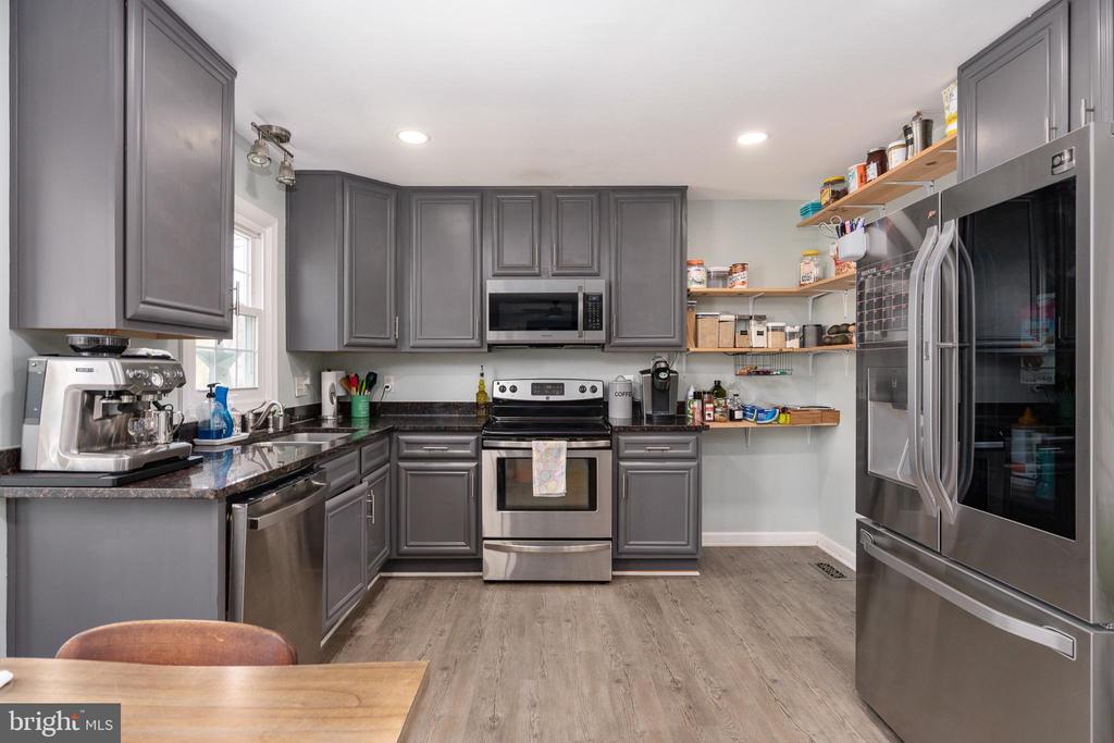 216 LORRAINE AVE, FREDERICKSBURG, Virginia 22408, 3 Bedrooms Bedrooms, ,2 BathroomsBathrooms,Residential,216 LORRAINE AVE,VASP2040138 MLS # VASP2040138