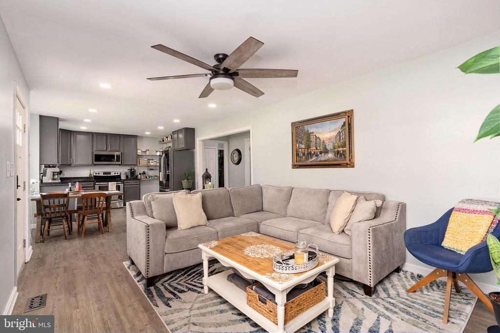 216 LORRAINE AVE, FREDERICKSBURG, Virginia 22408, 3 Bedrooms Bedrooms, ,2 BathroomsBathrooms,Residential,216 LORRAINE AVE,VASP2040138 MLS # VASP2040138