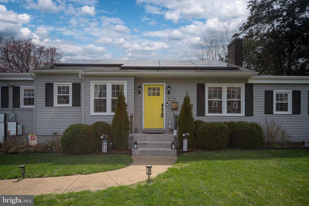 216 LORRAINE AVE, FREDERICKSBURG, Virginia 22408, 3 Bedrooms Bedrooms, ,2 BathroomsBathrooms,Residential,216 LORRAINE AVE,VASP2040138 MLS # VASP2040138