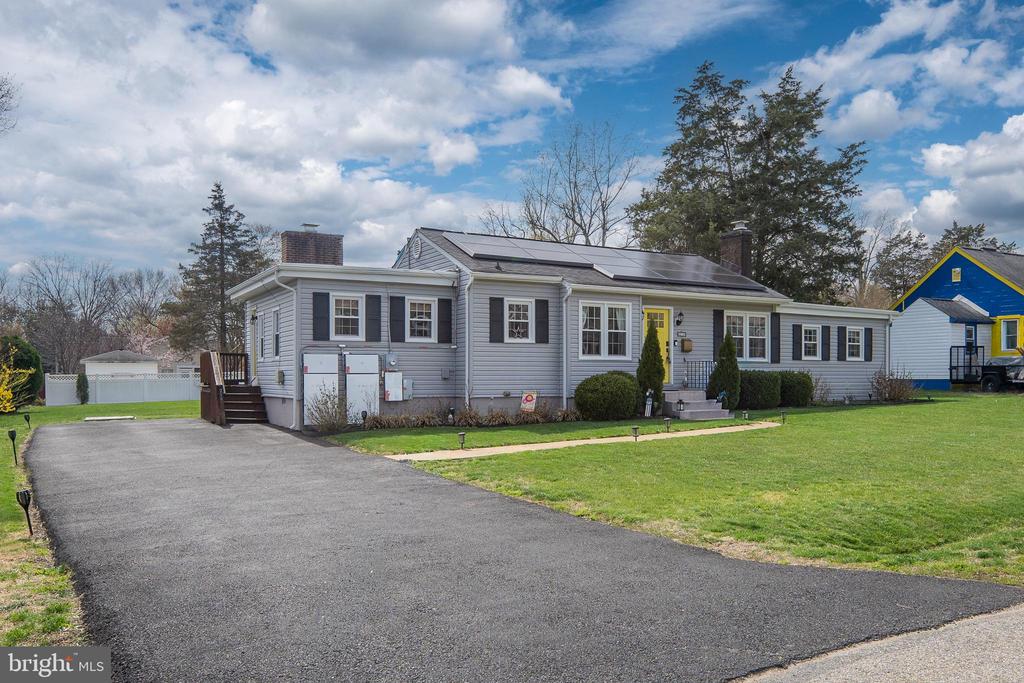 216 LORRAINE AVE, FREDERICKSBURG, Virginia 22408, 3 Bedrooms Bedrooms, ,2 BathroomsBathrooms,Residential,216 LORRAINE AVE,VASP2040138 MLS # VASP2040138