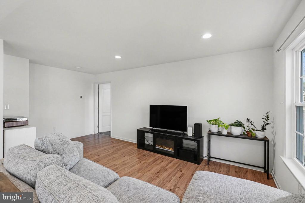 117 BUTLER CIR, LOCUST GROVE, Virginia 22508, 4 Bedrooms Bedrooms, ,2 BathroomsBathrooms,Residential,117 BUTLER CIR,VAOR2013618 MLS # VAOR2013618