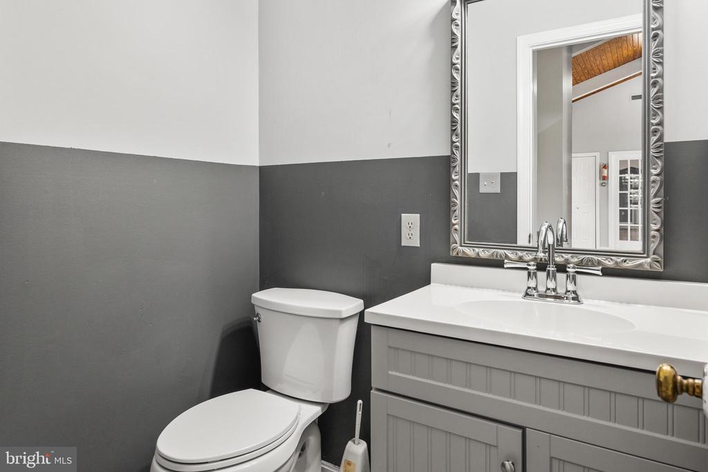 2370 US HIGHWAY 211 W, LURAY, Virginia 22835, 4 Bedrooms Bedrooms, ,3 BathroomsBathrooms,Residential,2370 US HIGHWAY 211 W,VAPA2006206 MLS # VAPA2006206