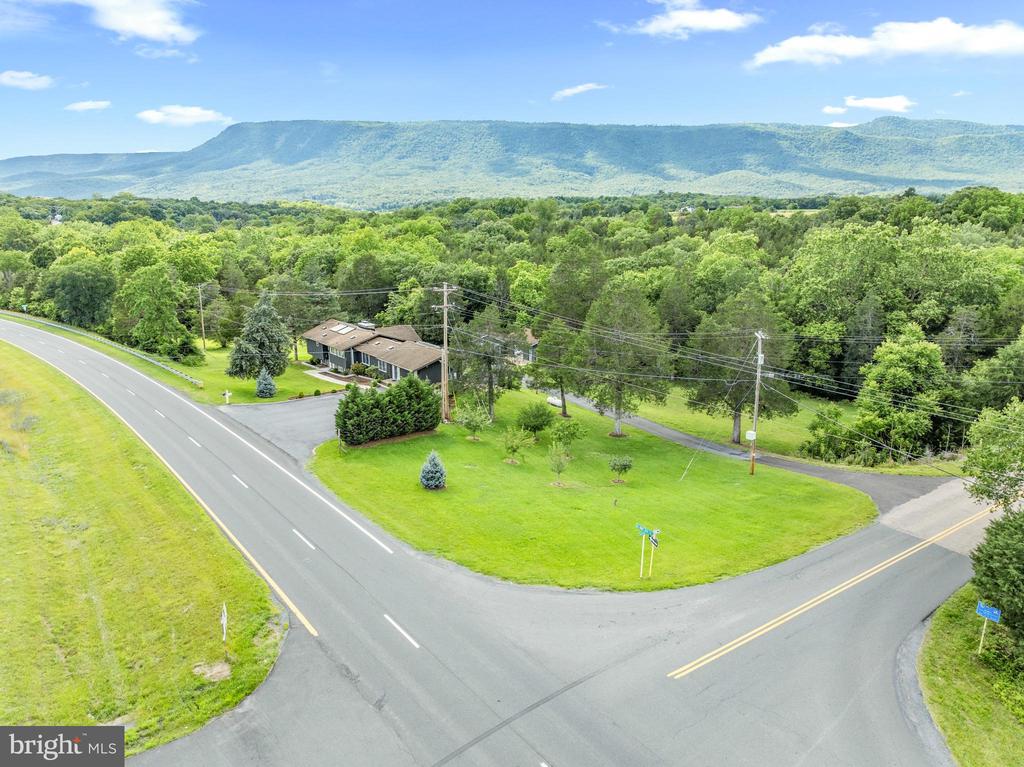 2370 US HIGHWAY 211 W, LURAY, Virginia 22835, 4 Bedrooms Bedrooms, ,3 BathroomsBathrooms,Residential,2370 US HIGHWAY 211 W,VAPA2006206 MLS # VAPA2006206