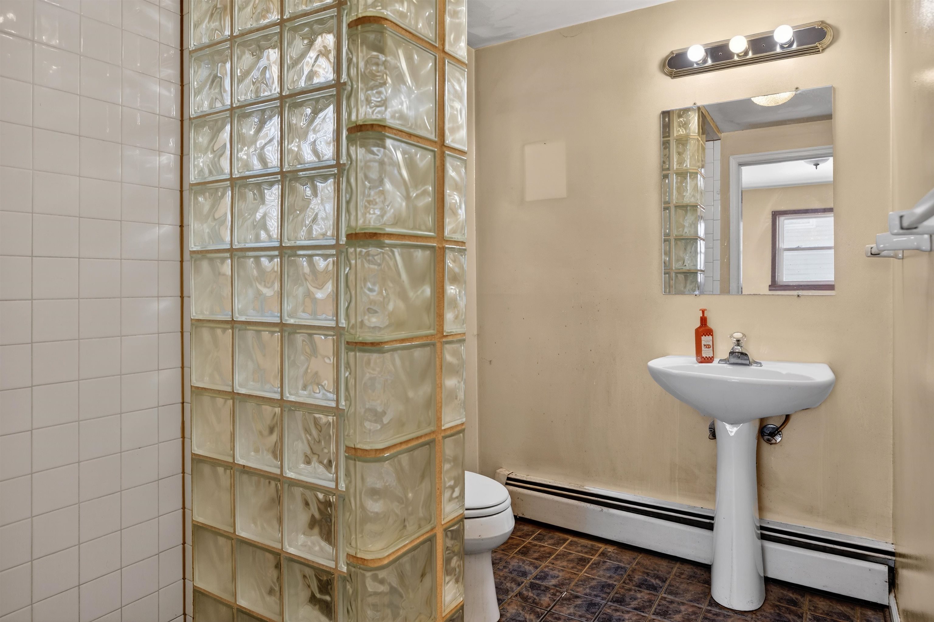 3010 VALLEY RIDGE RD, COVINGTON, Virginia 24426, 4 Bedrooms Bedrooms, ,2 BathroomsBathrooms,Residential,3010 VALLEY RIDGE RD,673044 MLS # 673044