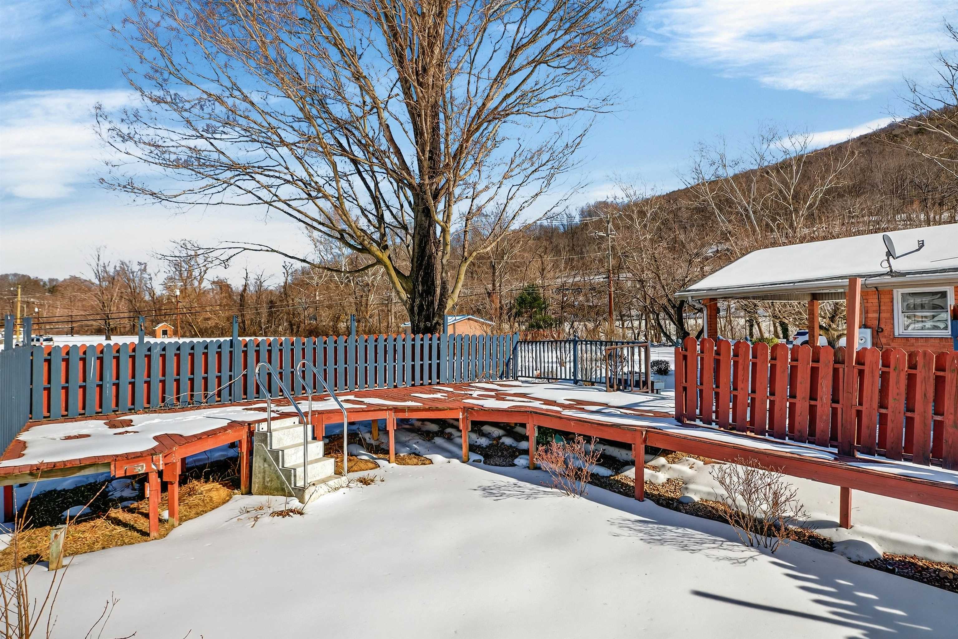 3010 VALLEY RIDGE RD, COVINGTON, Virginia 24426, 4 Bedrooms Bedrooms, ,2 BathroomsBathrooms,Residential,3010 VALLEY RIDGE RD,673044 MLS # 673044