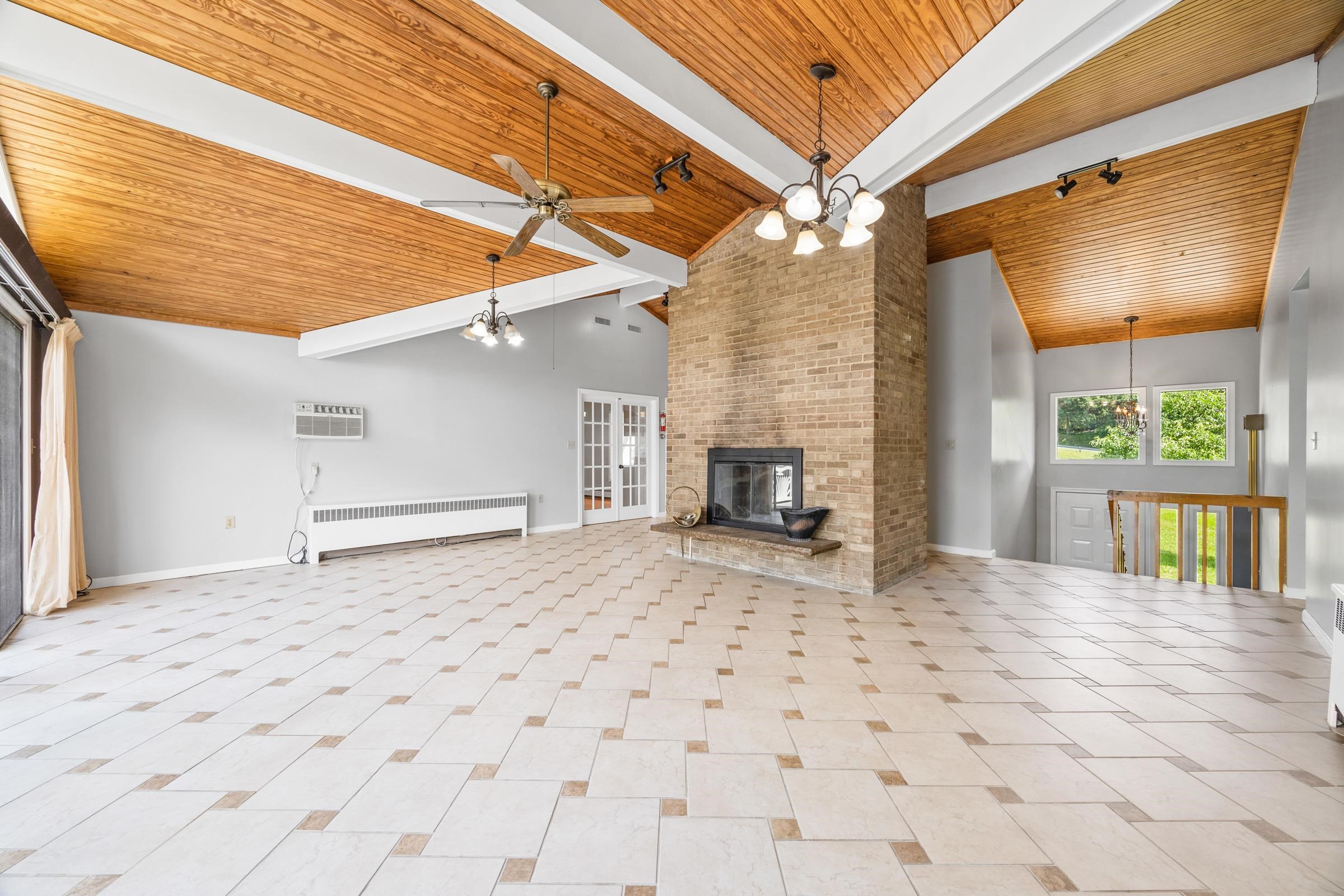 2370 US HWY 211 W, LURAY, Virginia 22835, 4 Bedrooms Bedrooms, ,3 BathroomsBathrooms,Residential,2370 US HWY 211 W,674692 MLS # 674692