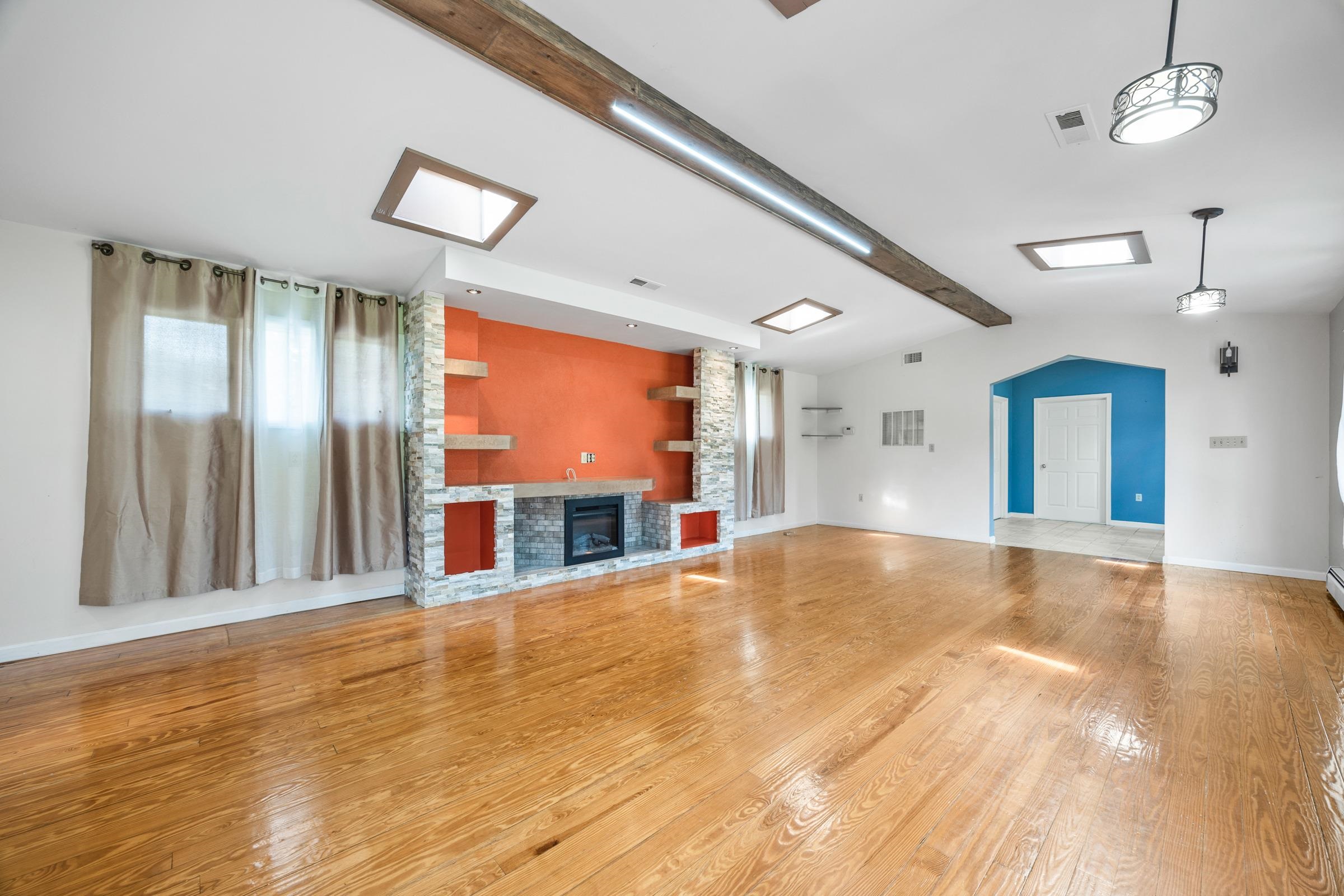 2370 US HWY 211 W, LURAY, Virginia 22835, 4 Bedrooms Bedrooms, ,3 BathroomsBathrooms,Residential,2370 US HWY 211 W,674692 MLS # 674692