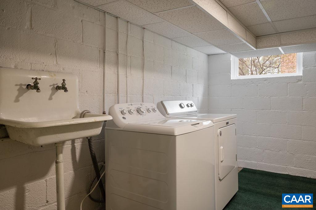 1702 RUGBY AVE, CHARLOTTESVILLE, Virginia 22903, 3 Bedrooms Bedrooms, ,2 BathroomsBathrooms,Residential,1702 RUGBY AVE,674693 MLS # 674693