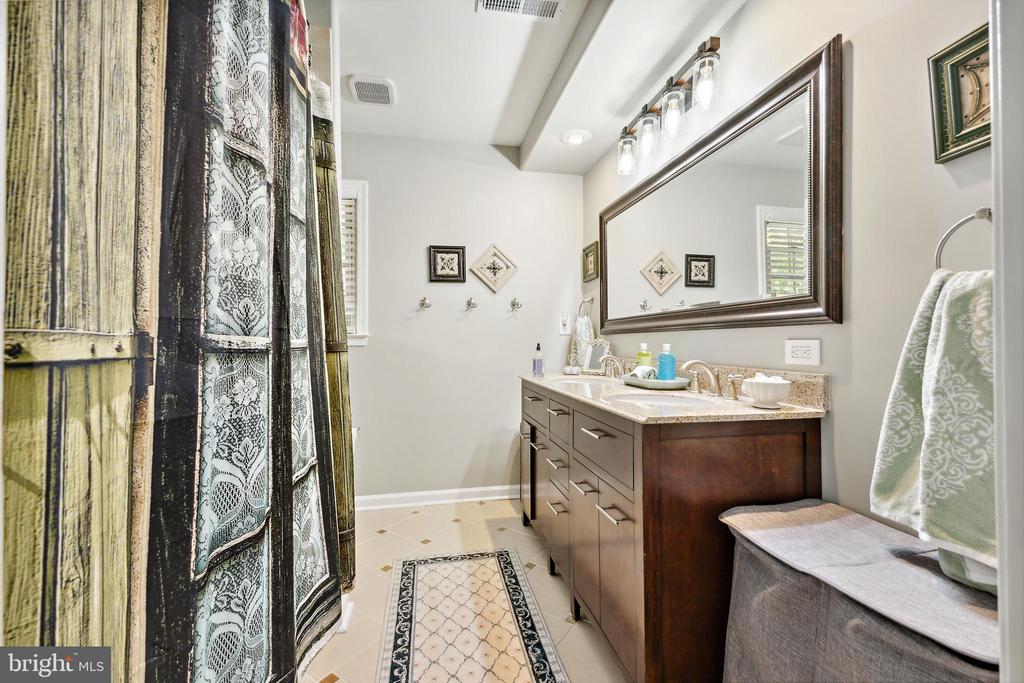 10706 ANN DAVIS DR, FREDERICKSBURG, Virginia 22408, 4 Bedrooms Bedrooms, ,2 BathroomsBathrooms,Residential,10706 ANN DAVIS DR,VASP2040246 MLS # VASP2040246