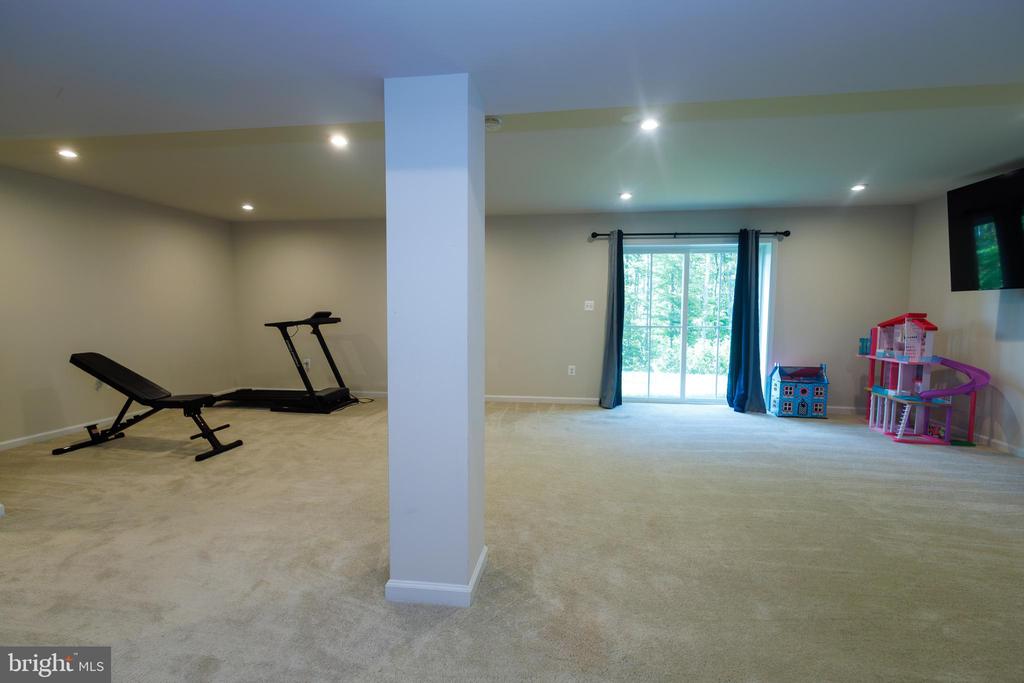 8734 GREENWAY DR, SPOTSYLVANIA, Virginia 22551, 4 Bedrooms Bedrooms, ,3 BathroomsBathrooms,Residential,8734 GREENWAY DR,VASP2040248 MLS # VASP2040248