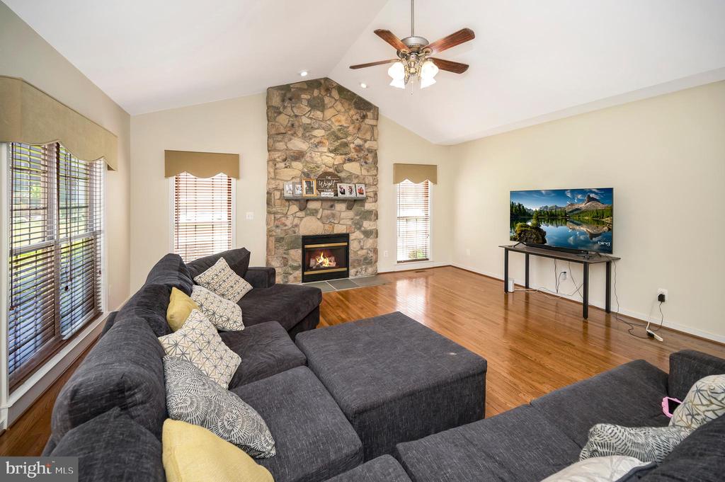 11917 BIG BEN BLVD, FREDERICKSBURG, Virginia 22407, 4 Bedrooms Bedrooms, ,3 BathroomsBathrooms,Residential,11917 BIG BEN BLVD,VASP2035274 MLS # VASP2035274