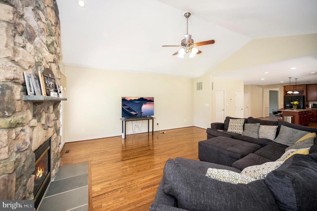 11917 BIG BEN BLVD, FREDERICKSBURG, Virginia 22407, 4 Bedrooms Bedrooms, ,3 BathroomsBathrooms,Residential,11917 BIG BEN BLVD,VASP2035274 MLS # VASP2035274