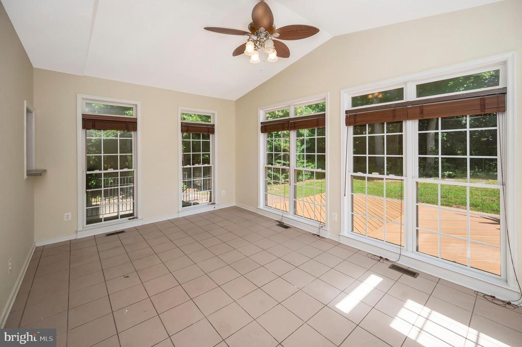 11917 BIG BEN BLVD, FREDERICKSBURG, Virginia 22407, 4 Bedrooms Bedrooms, ,3 BathroomsBathrooms,Residential,11917 BIG BEN BLVD,VASP2035274 MLS # VASP2035274