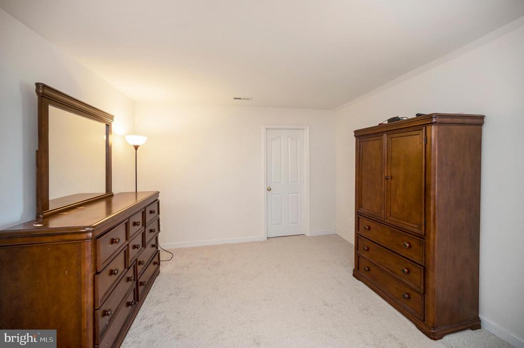 11917 BIG BEN BLVD, FREDERICKSBURG, Virginia 22407, 4 Bedrooms Bedrooms, ,3 BathroomsBathrooms,Residential,11917 BIG BEN BLVD,VASP2035274 MLS # VASP2035274