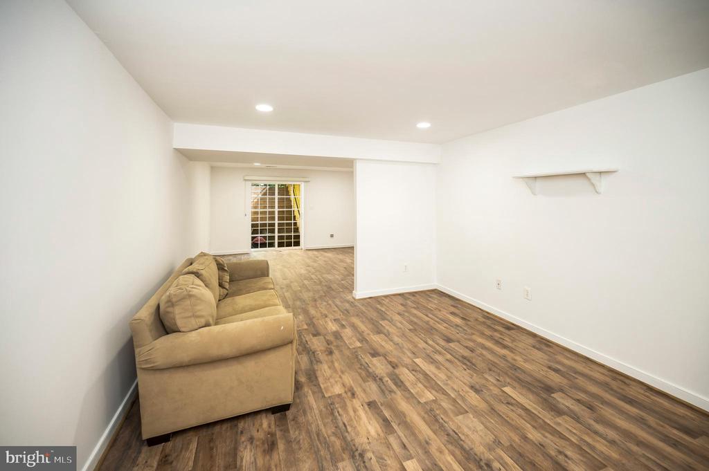 11917 BIG BEN BLVD, FREDERICKSBURG, Virginia 22407, 4 Bedrooms Bedrooms, ,3 BathroomsBathrooms,Residential,11917 BIG BEN BLVD,VASP2035274 MLS # VASP2035274