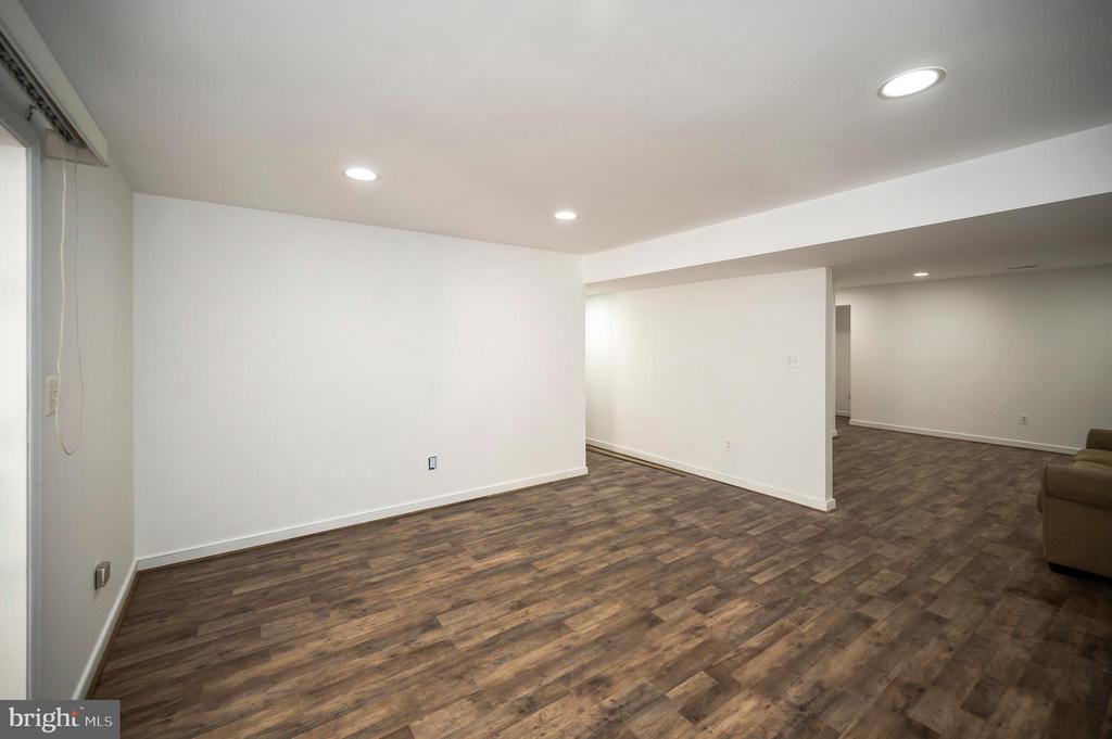 11917 BIG BEN BLVD, FREDERICKSBURG, Virginia 22407, 4 Bedrooms Bedrooms, ,3 BathroomsBathrooms,Residential,11917 BIG BEN BLVD,VASP2035274 MLS # VASP2035274