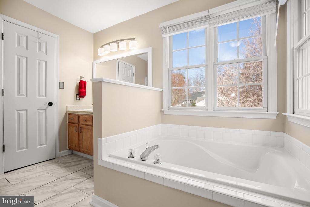 6004 N DANFORD ST, FREDERICKSBURG, Virginia 22407, 5 Bedrooms Bedrooms, ,3 BathroomsBathrooms,Residential,6004 N DANFORD ST,VASP2040028 MLS # VASP2040028