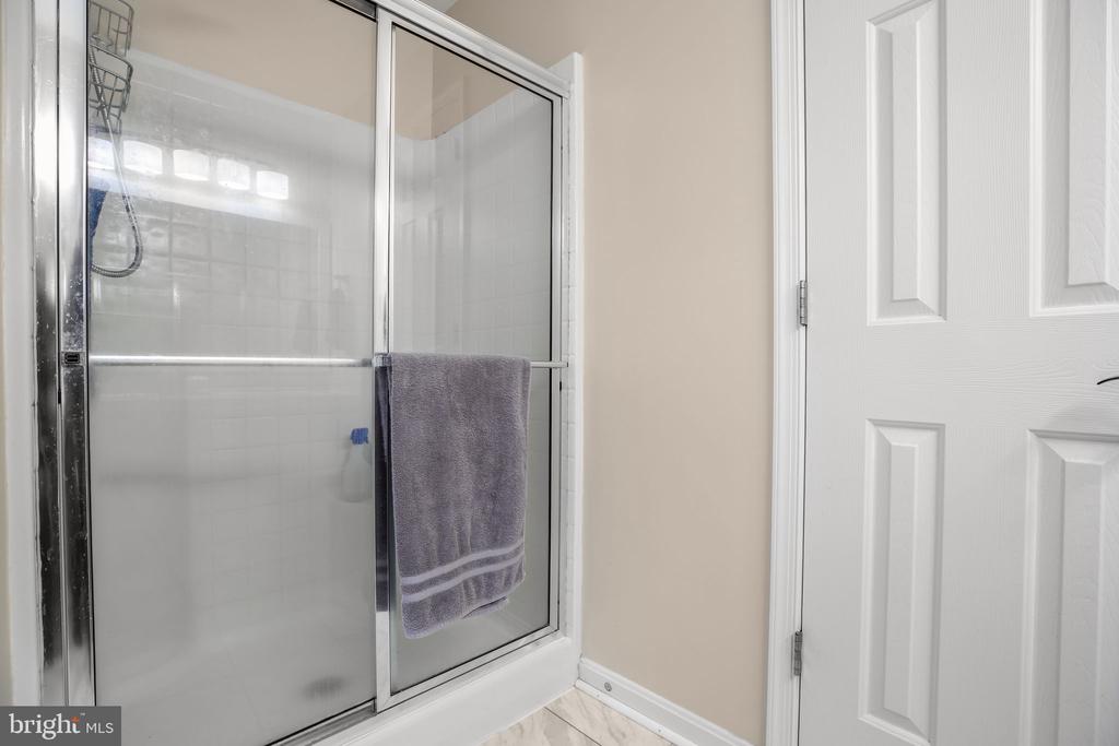 6004 N DANFORD ST, FREDERICKSBURG, Virginia 22407, 5 Bedrooms Bedrooms, ,3 BathroomsBathrooms,Residential,6004 N DANFORD ST,VASP2040028 MLS # VASP2040028