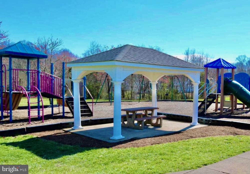 6004 N DANFORD ST, FREDERICKSBURG, Virginia 22407, 5 Bedrooms Bedrooms, ,3 BathroomsBathrooms,Residential,6004 N DANFORD ST,VASP2040028 MLS # VASP2040028