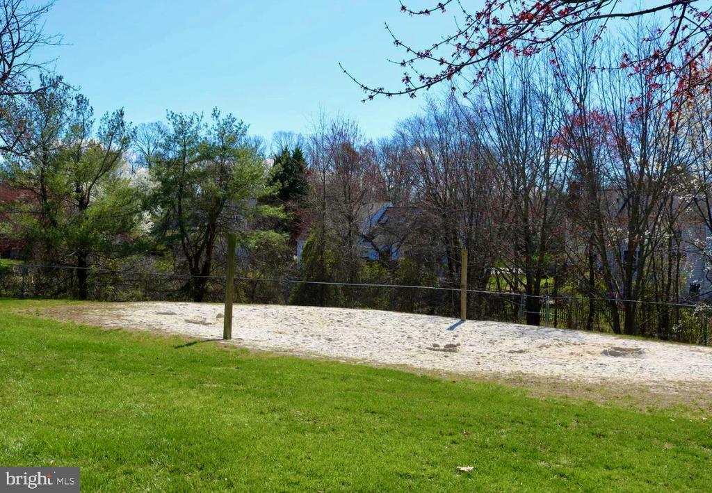 6004 N DANFORD ST, FREDERICKSBURG, Virginia 22407, 5 Bedrooms Bedrooms, ,3 BathroomsBathrooms,Residential,6004 N DANFORD ST,VASP2040028 MLS # VASP2040028