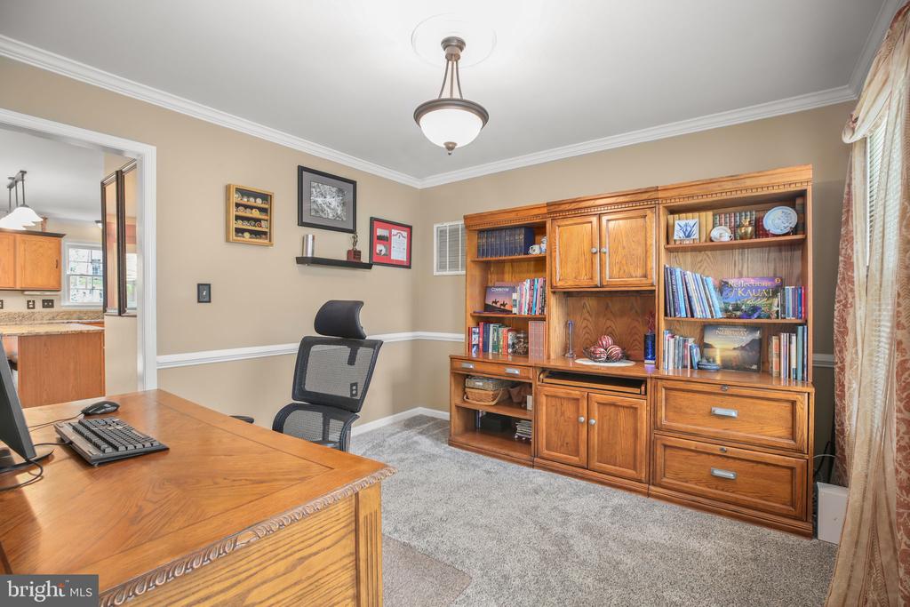 6004 N DANFORD ST, FREDERICKSBURG, Virginia 22407, 5 Bedrooms Bedrooms, ,3 BathroomsBathrooms,Residential,6004 N DANFORD ST,VASP2040028 MLS # VASP2040028