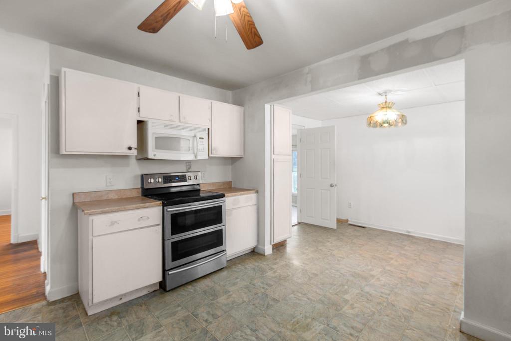 117 HILL ST, FREDERICKSBURG, Virginia 22408, 4 Bedrooms Bedrooms, ,2 BathroomsBathrooms,Residential,117 HILL ST,VASP2040120 MLS # VASP2040120