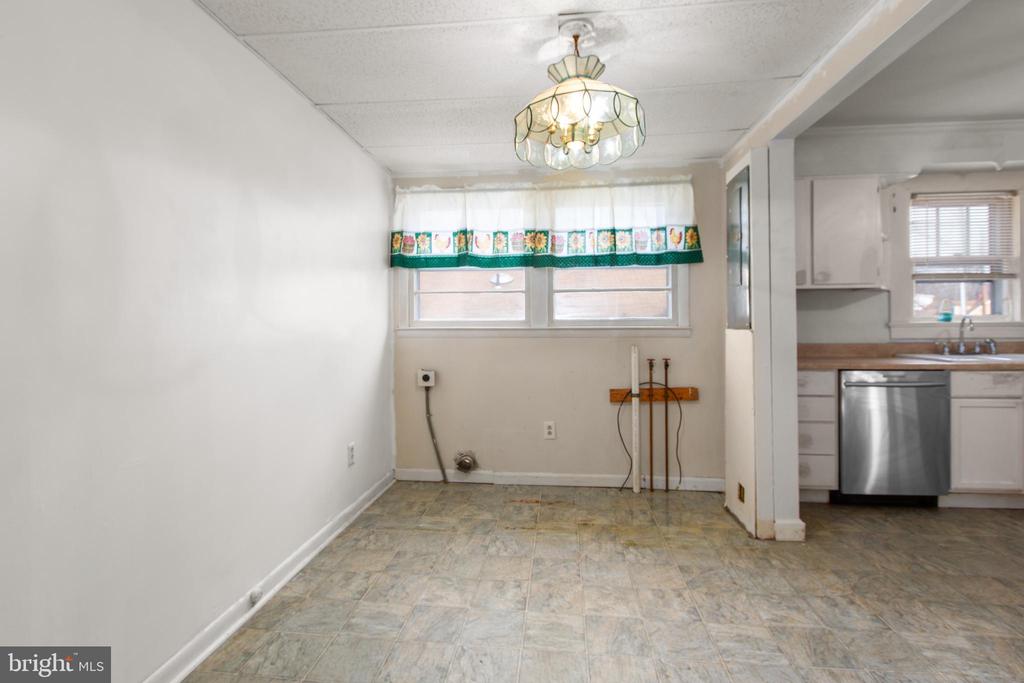 117 HILL ST, FREDERICKSBURG, Virginia 22408, 4 Bedrooms Bedrooms, ,2 BathroomsBathrooms,Residential,117 HILL ST,VASP2040120 MLS # VASP2040120