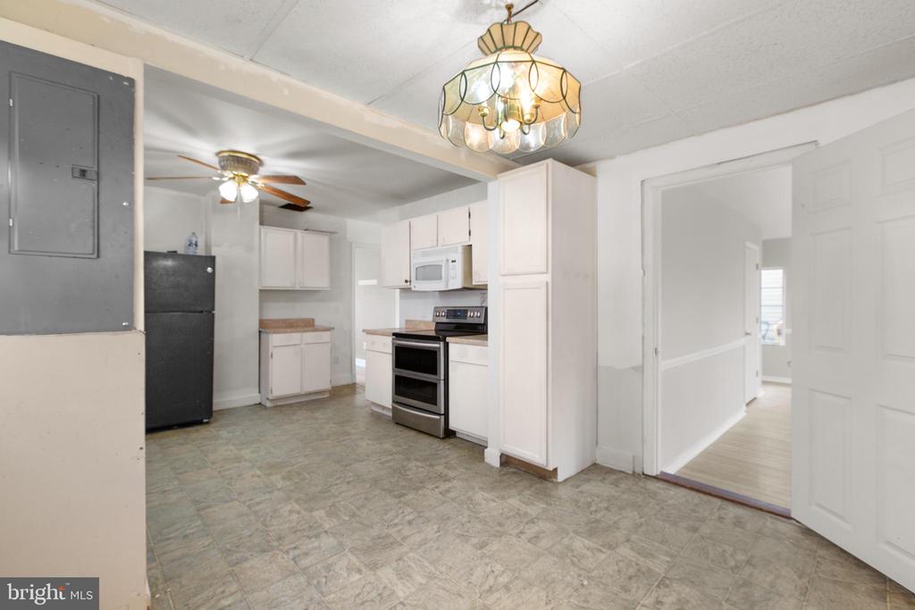 117 HILL ST, FREDERICKSBURG, Virginia 22408, 4 Bedrooms Bedrooms, ,2 BathroomsBathrooms,Residential,117 HILL ST,VASP2040120 MLS # VASP2040120