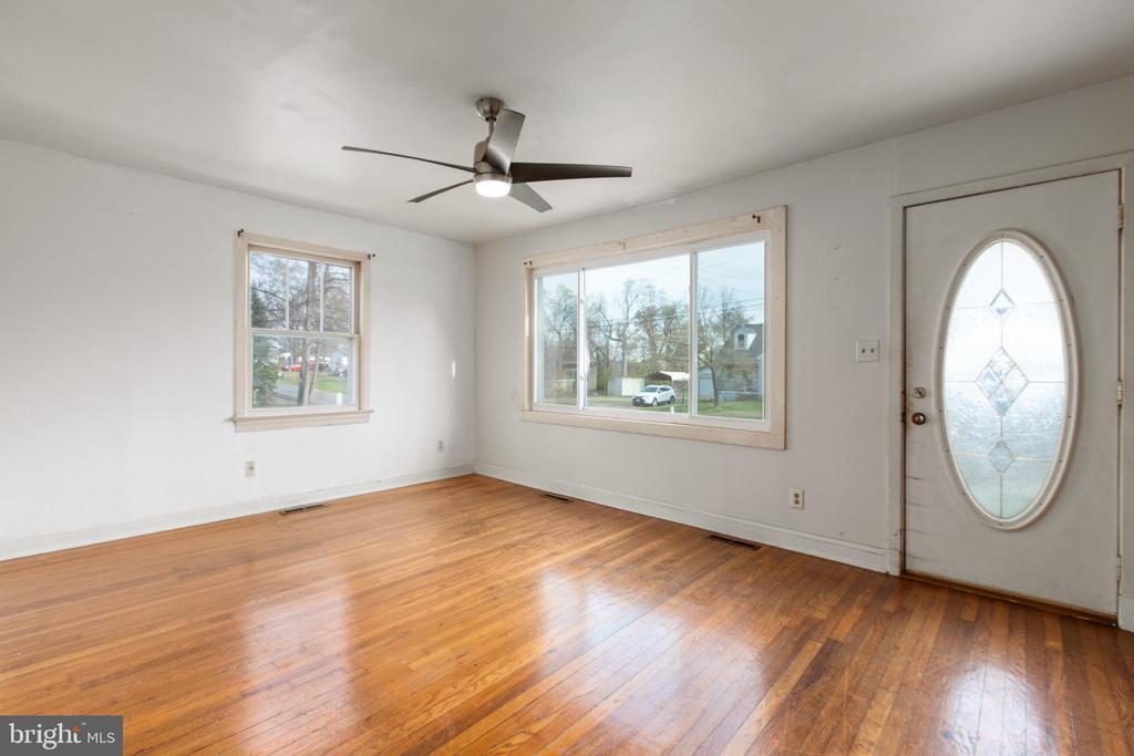 117 HILL ST, FREDERICKSBURG, Virginia 22408, 4 Bedrooms Bedrooms, ,2 BathroomsBathrooms,Residential,117 HILL ST,VASP2040120 MLS # VASP2040120