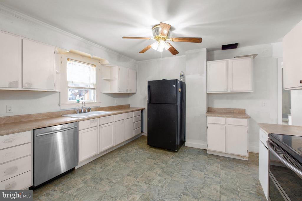 117 HILL ST, FREDERICKSBURG, Virginia 22408, 4 Bedrooms Bedrooms, ,2 BathroomsBathrooms,Residential,117 HILL ST,VASP2040120 MLS # VASP2040120