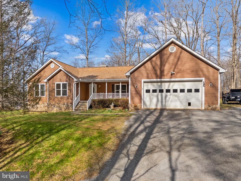 584 S POES RD, AMISSVILLE, Virginia 20106, 3 Bedrooms Bedrooms, ,2 BathroomsBathrooms,Residential,584 S POES RD,VARP2002534 MLS # VARP2002534