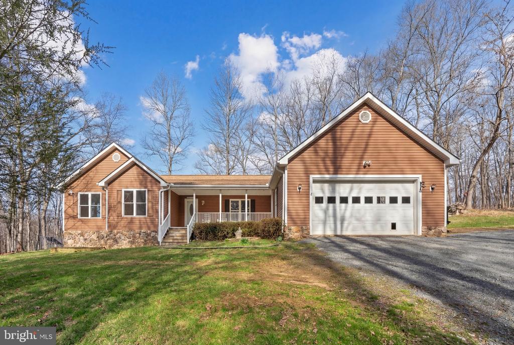 584 S POES RD, AMISSVILLE, Virginia 20106, 3 Bedrooms Bedrooms, ,2 BathroomsBathrooms,Residential,584 S POES RD,VARP2002534 MLS # VARP2002534