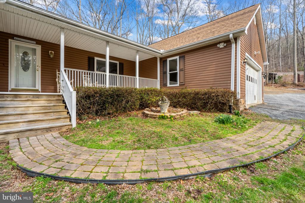 584 S POES RD, AMISSVILLE, Virginia 20106, 3 Bedrooms Bedrooms, ,2 BathroomsBathrooms,Residential,584 S POES RD,VARP2002534 MLS # VARP2002534