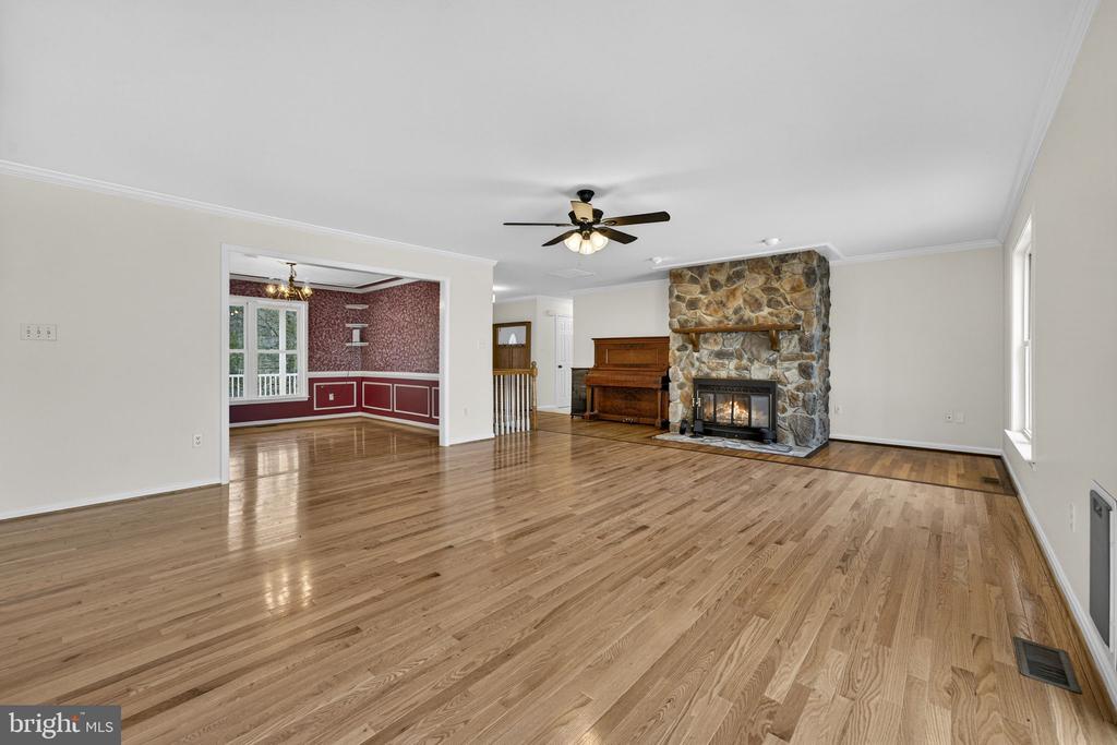 584 S POES RD, AMISSVILLE, Virginia 20106, 3 Bedrooms Bedrooms, ,2 BathroomsBathrooms,Residential,584 S POES RD,VARP2002534 MLS # VARP2002534