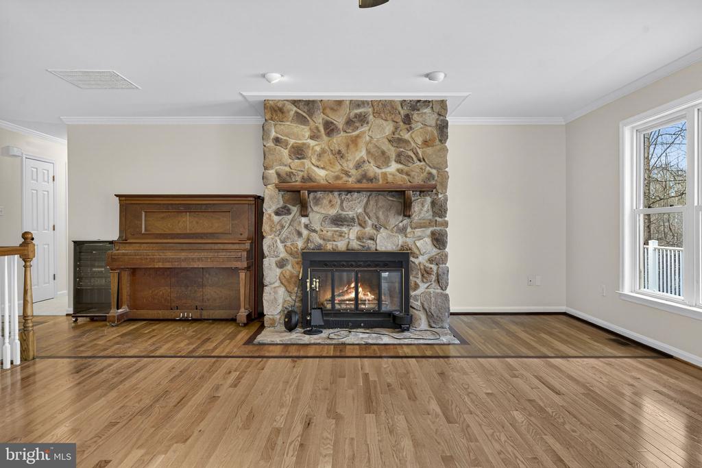 584 S POES RD, AMISSVILLE, Virginia 20106, 3 Bedrooms Bedrooms, ,2 BathroomsBathrooms,Residential,584 S POES RD,VARP2002534 MLS # VARP2002534