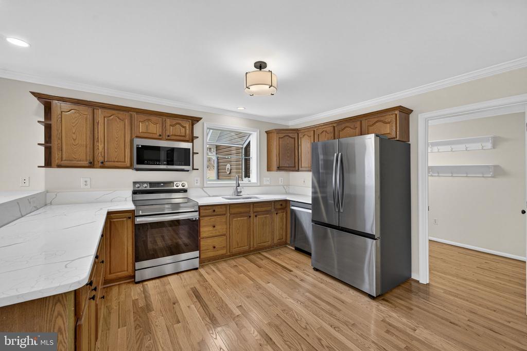 584 S POES RD, AMISSVILLE, Virginia 20106, 3 Bedrooms Bedrooms, ,2 BathroomsBathrooms,Residential,584 S POES RD,VARP2002534 MLS # VARP2002534