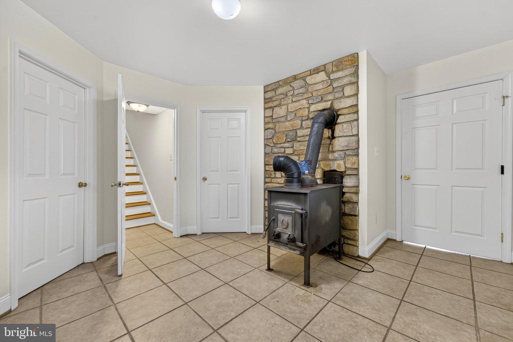 584 S POES RD, AMISSVILLE, Virginia 20106, 3 Bedrooms Bedrooms, ,2 BathroomsBathrooms,Residential,584 S POES RD,VARP2002534 MLS # VARP2002534