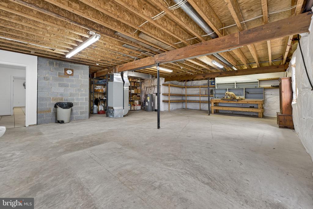 584 S POES RD, AMISSVILLE, Virginia 20106, 3 Bedrooms Bedrooms, ,2 BathroomsBathrooms,Residential,584 S POES RD,VARP2002534 MLS # VARP2002534