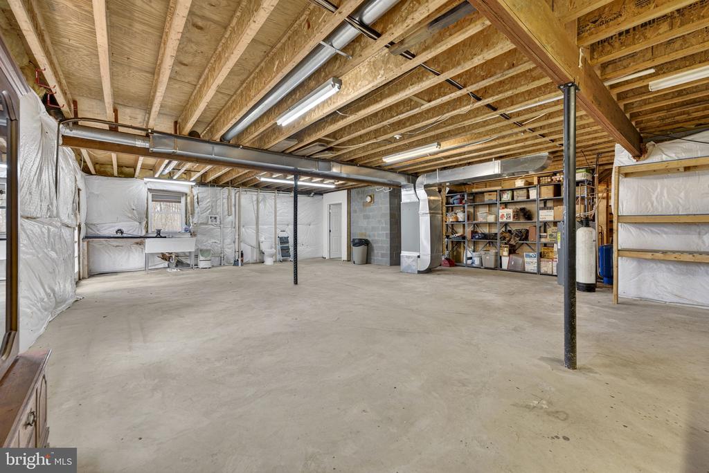 584 S POES RD, AMISSVILLE, Virginia 20106, 3 Bedrooms Bedrooms, ,2 BathroomsBathrooms,Residential,584 S POES RD,VARP2002534 MLS # VARP2002534