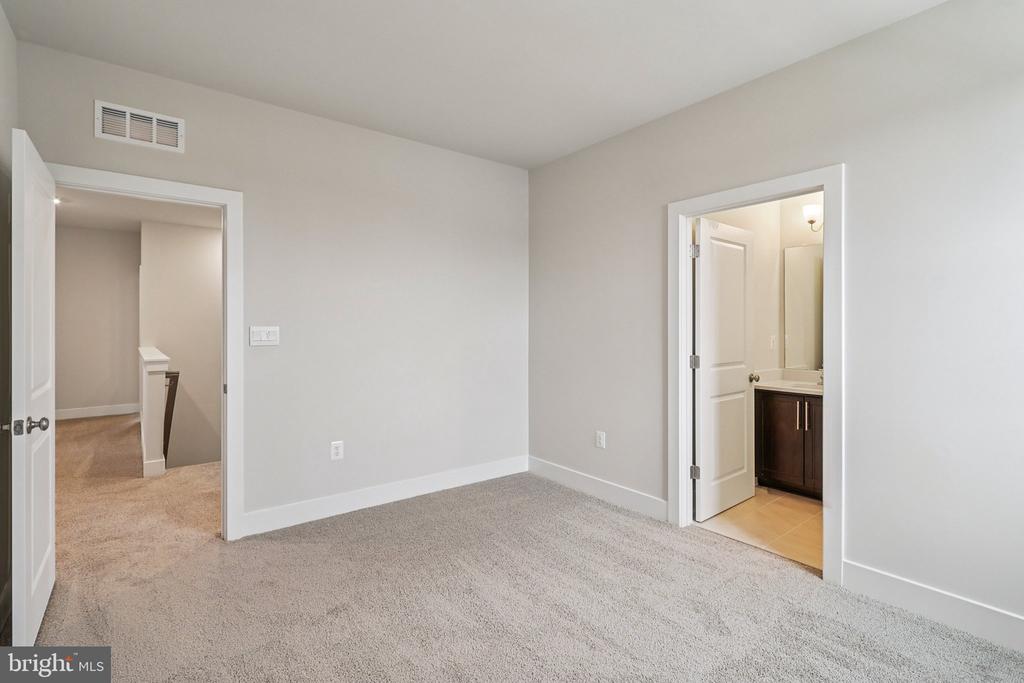 11505 CHALMERS LN, FREDERICKSBURG, Virginia 22407, 5 Bedrooms Bedrooms, ,4 BathroomsBathrooms,Residential,11505 CHALMERS LN,VASP2040254 MLS # VASP2040254