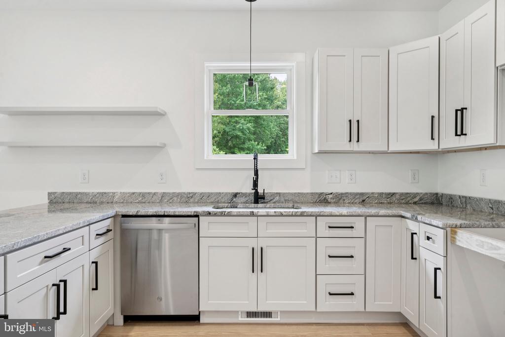 425 PALOMINO DR, LOUISA, Virginia 23093, 3 Bedrooms Bedrooms, ,2 BathroomsBathrooms,Residential,425 PALOMINO DR,VALA2009494 MLS # VALA2009494