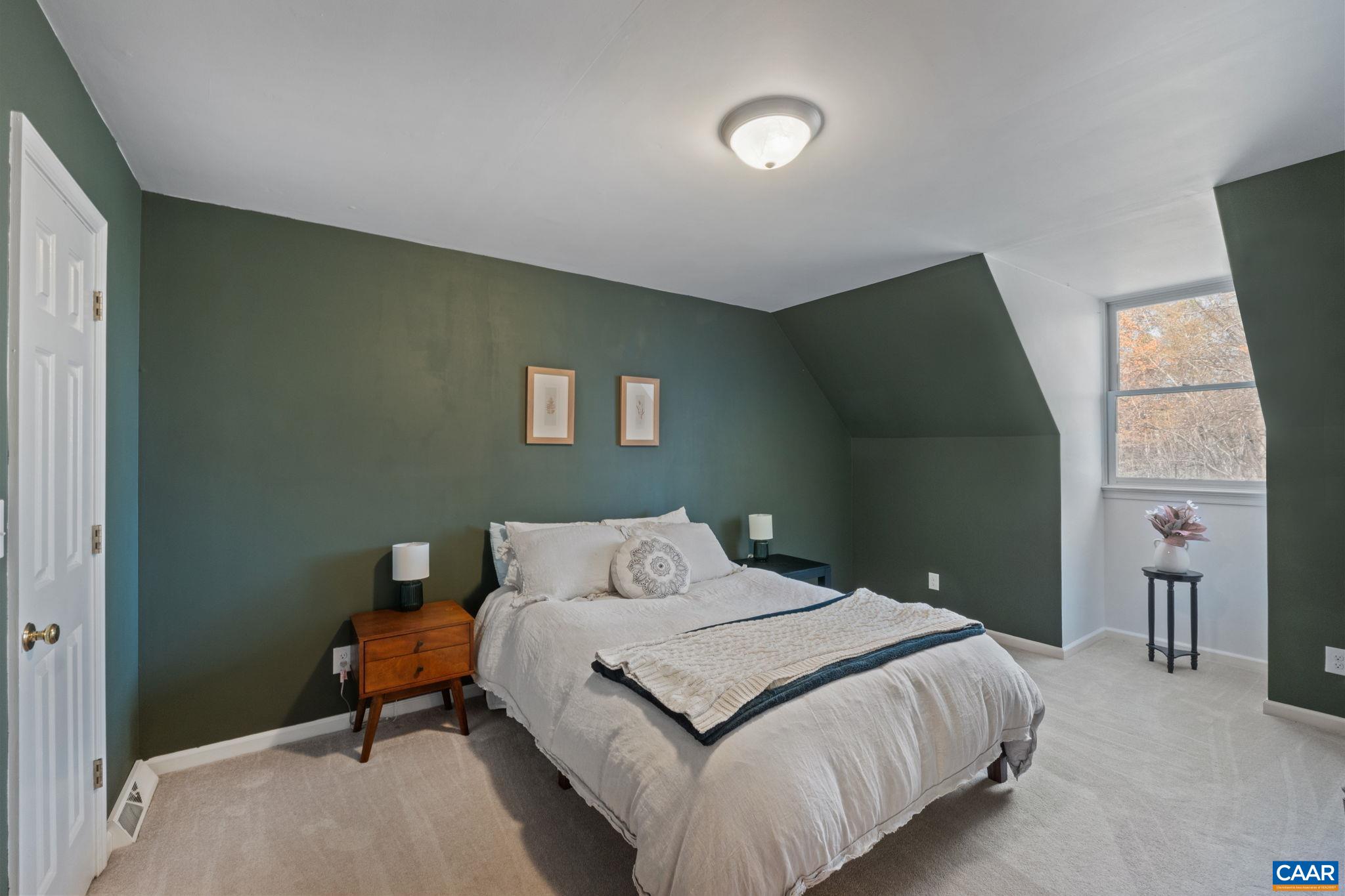 1783 HEARTHGLOW LN, CHARLOTTESVILLE, Virginia 22901, 4 Bedrooms Bedrooms, ,2 BathroomsBathrooms,Residential,1783 HEARTHGLOW LN,674677 MLS # 674677